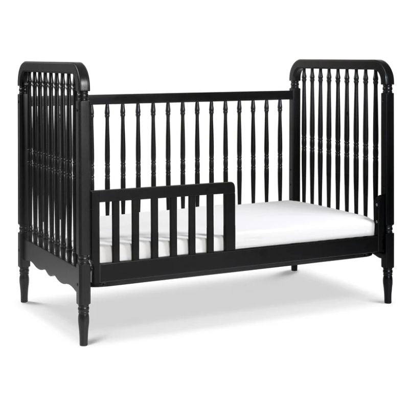 Liberty 3-in-1 Convertible Spindle Crib