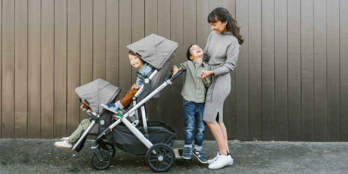 mom with with kids on the UPPAbaby VISTA V2 Stroller