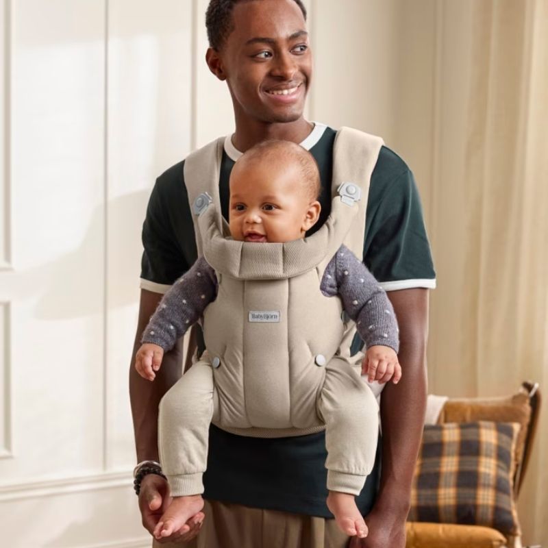 Baby Carrier Hold