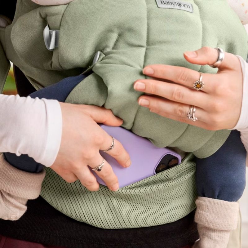 Baby Carrier Hold