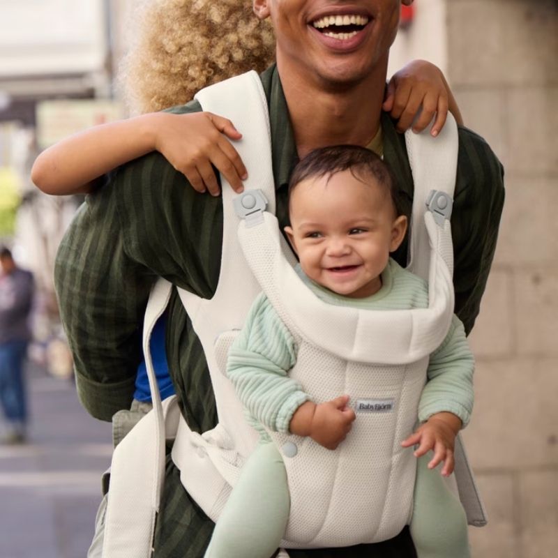 Baby Carrier Hold