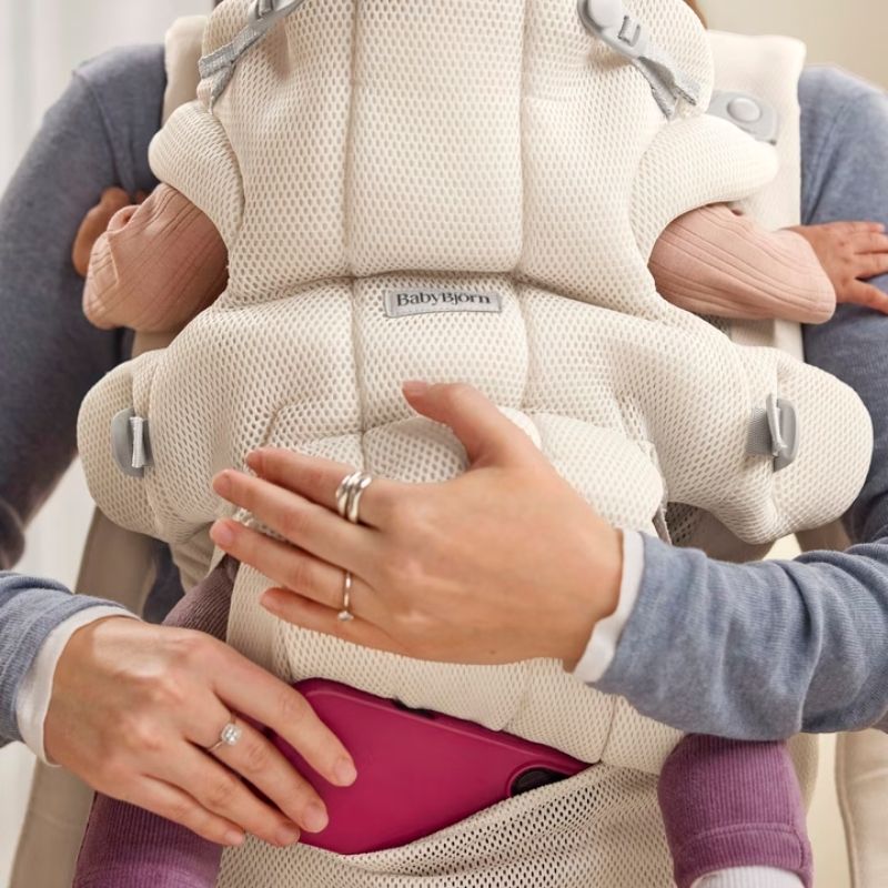 Baby Carrier Hold