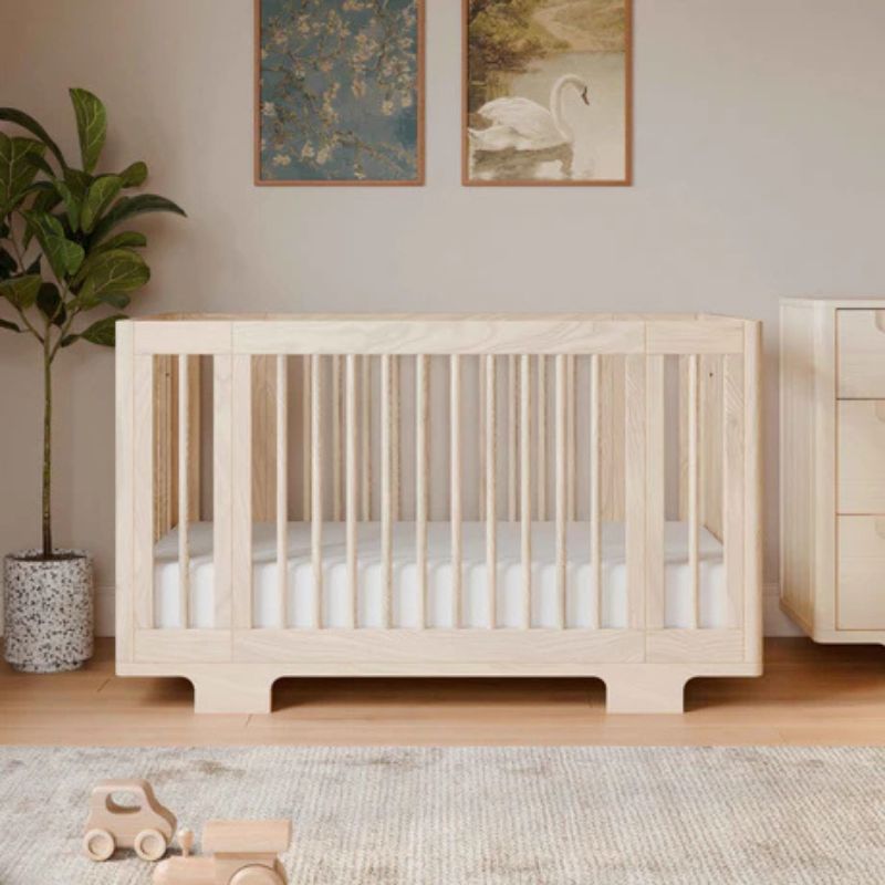 Yuzu 8-in-1 Convertible Crib