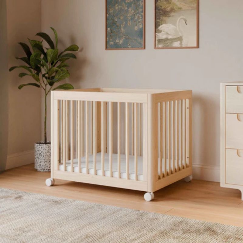 Yuzu 8-in-1 Convertible Crib