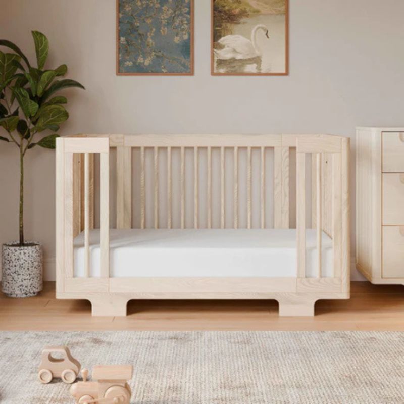 Yuzu 8-in-1 Convertible Crib