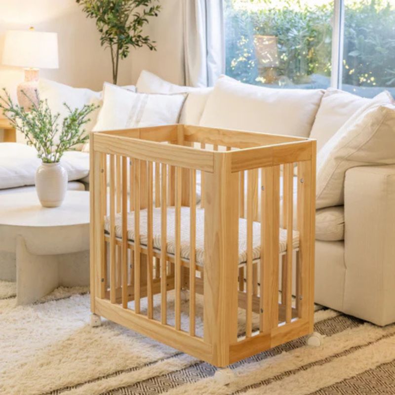 Yuzu 8-in-1 Convertible Crib