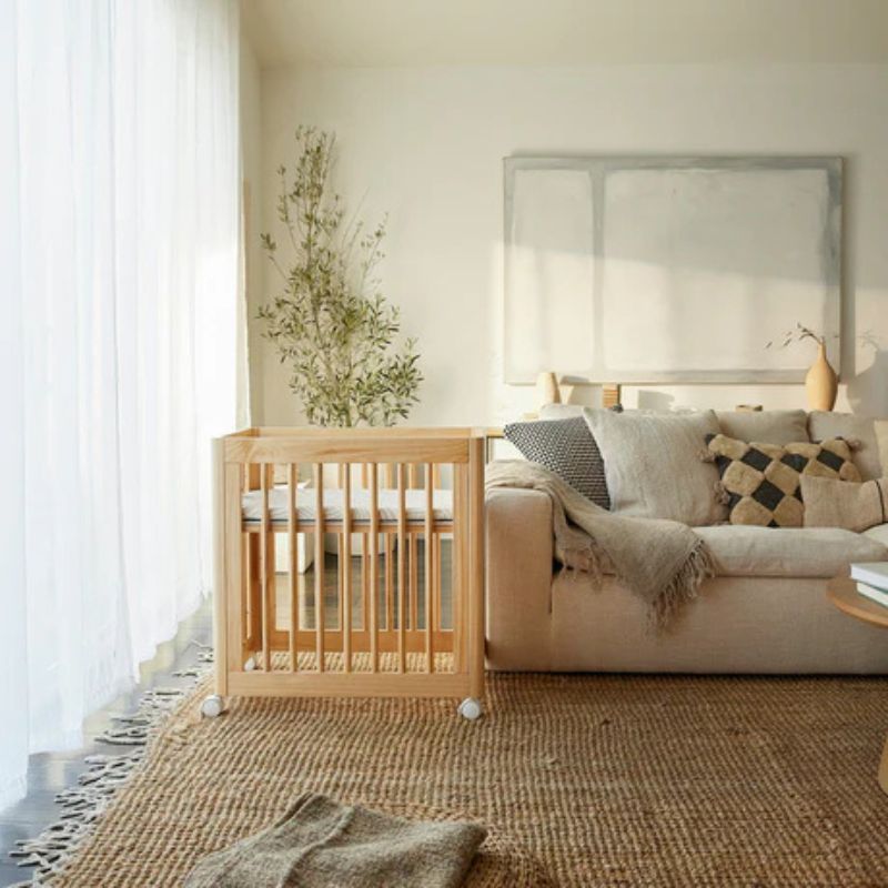 Yuzu 8-in-1 Convertible Crib