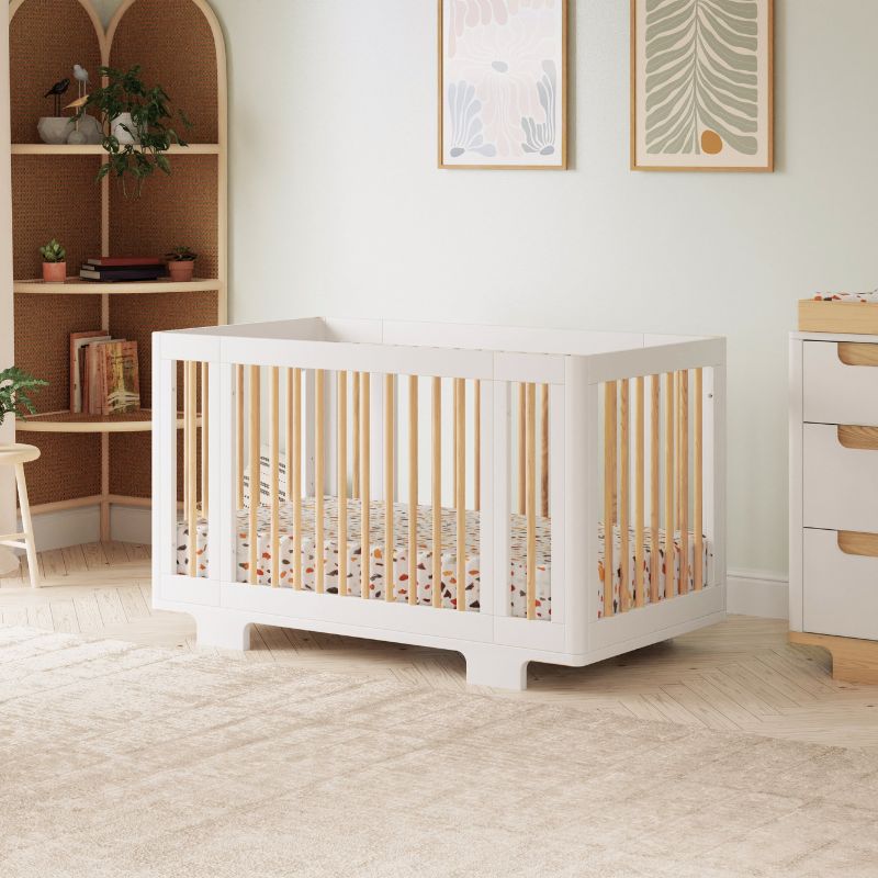 Yuzu 8-in-1 Convertible Crib