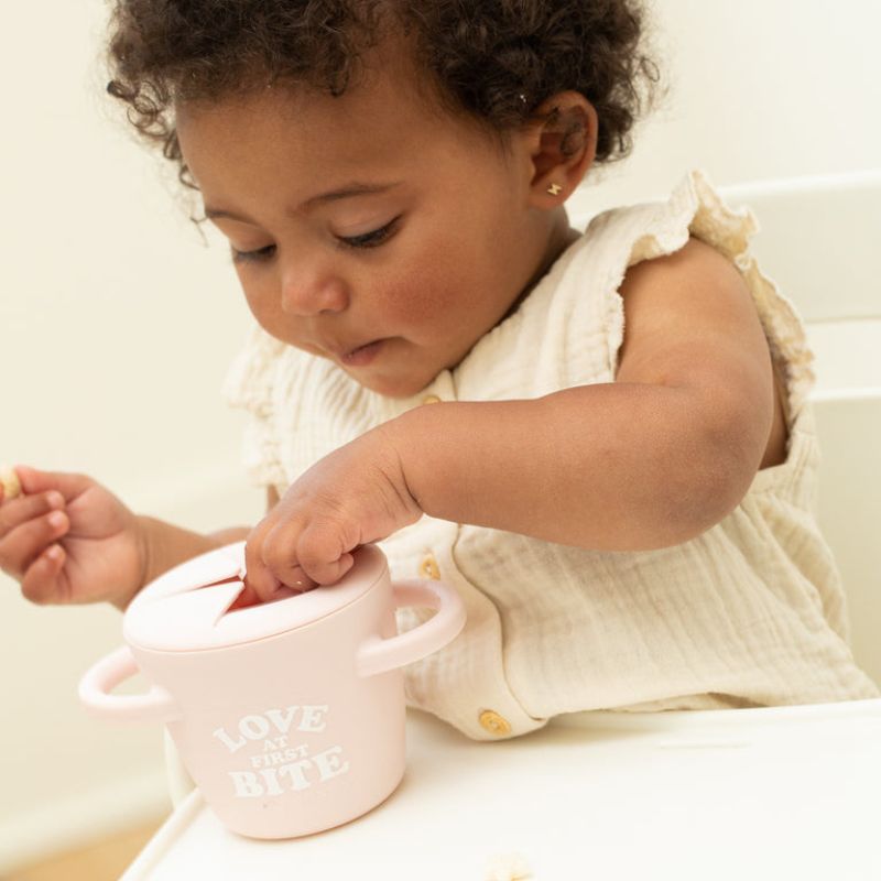 Happy Snacker Love At First Bite