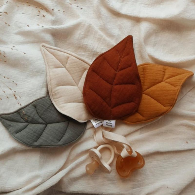 Leaf Pacifier Holder Mustard