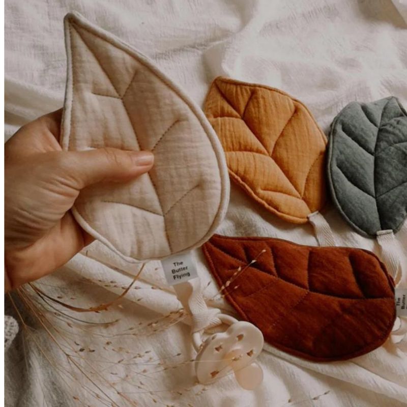 Leaf Pacifier Holder Snuggle Bugz Canada's Baby Store