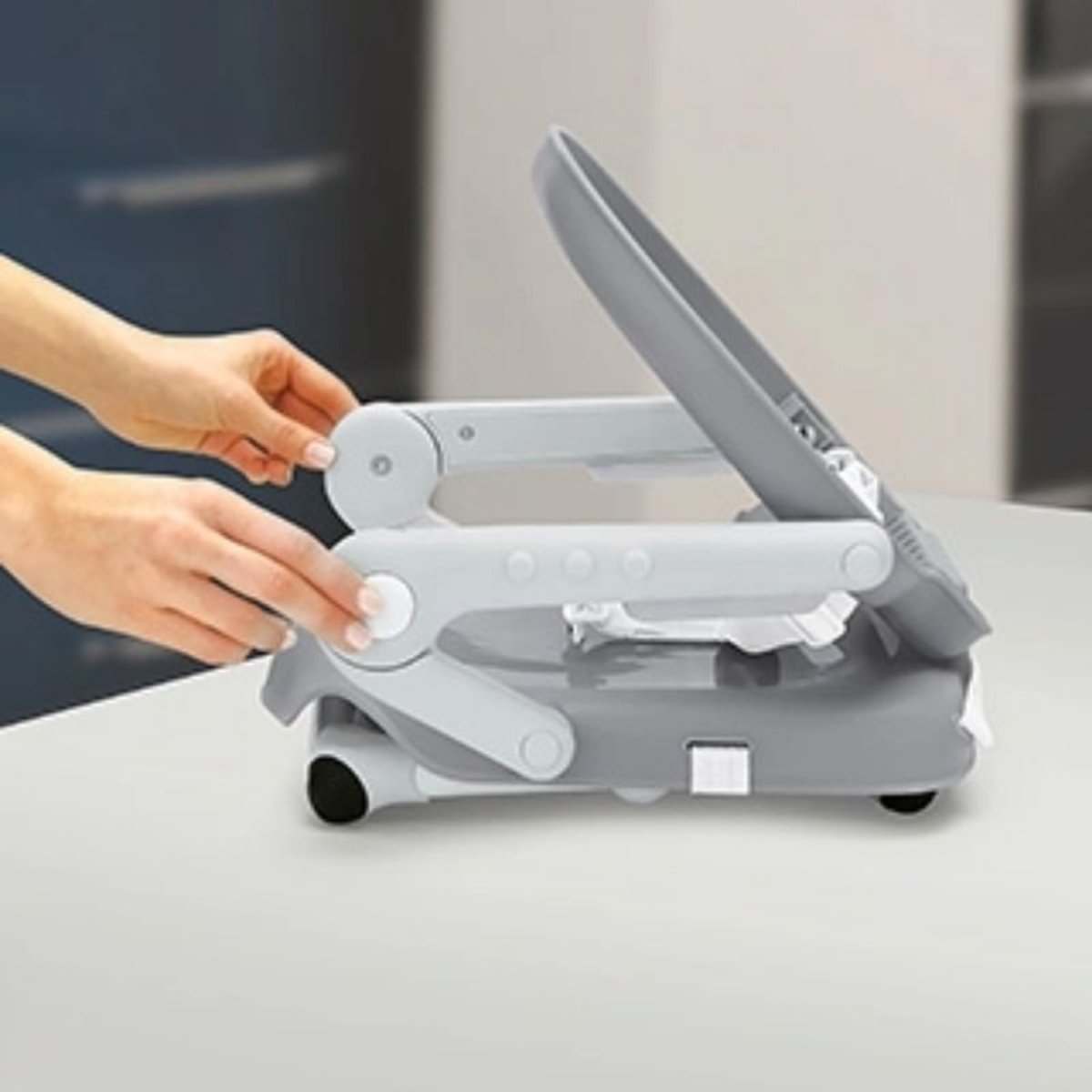 Pocket Snack booster Seat Grey