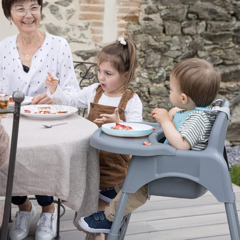 Chaise haute de cantine avec repose-pieds