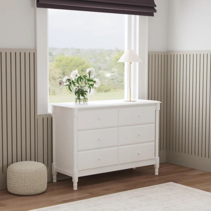 Jenny Lind Spindle 6-Drawer Dresser | Snuggle Bugz | Canada's Baby Store Jenny Lind Spindle 6-Drawer Dresser | Snuggle Bugz | Canada's Baby Store