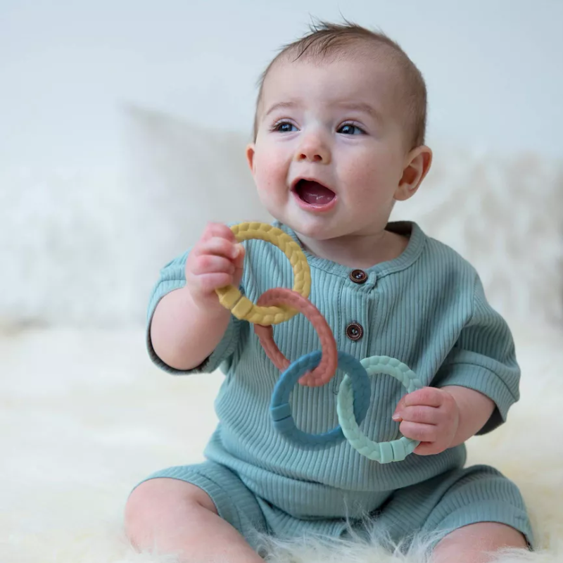 Bitzy Bespoke Ritzy Rings Linking Ring Set