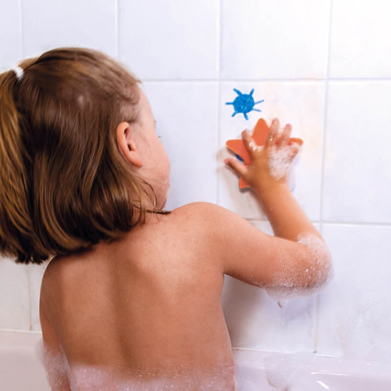 Colouring In The Bath 