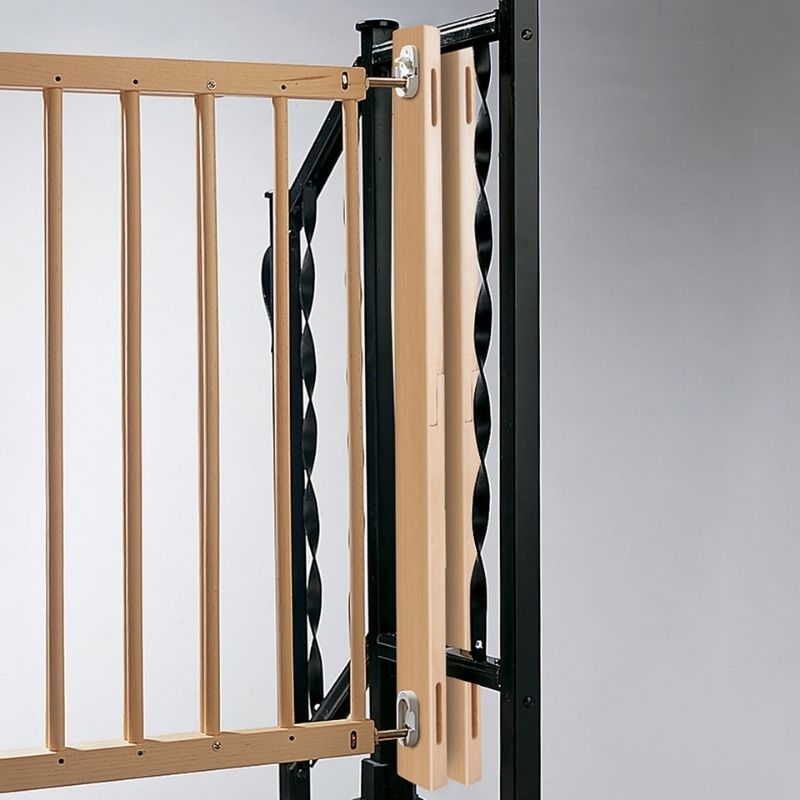 Universal store baby gate