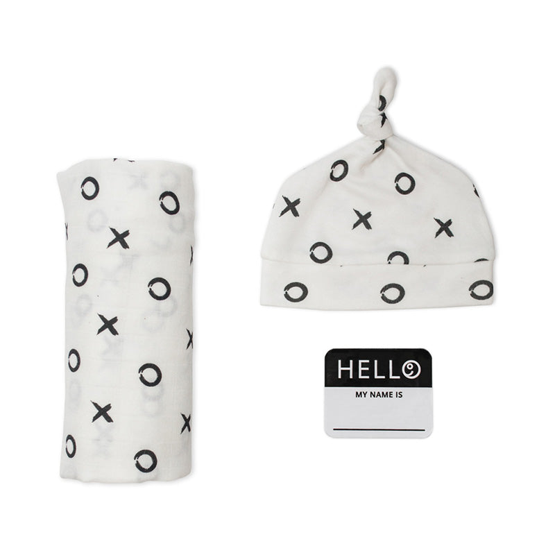 Hello World Swaddle & Knotted Hat Set