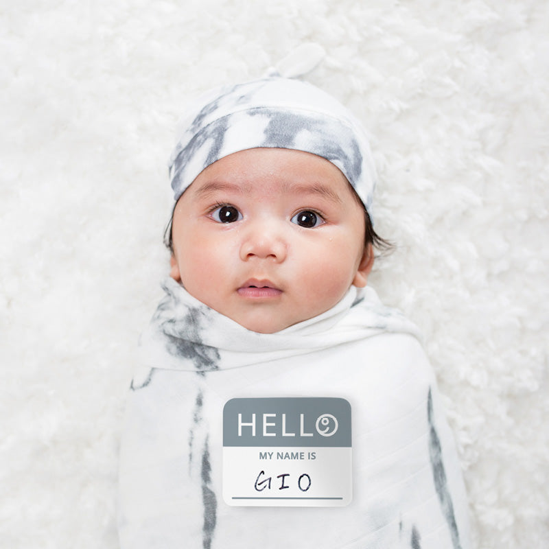 Hello World Swaddle & Knotted Hat Set marble