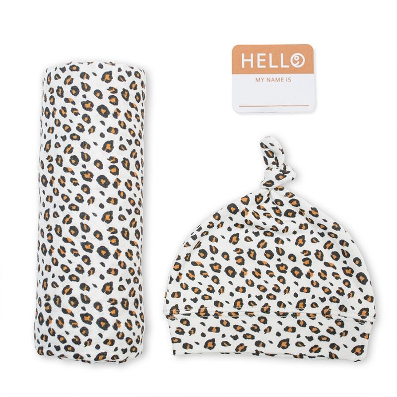 Hello World Swaddle & Knotted Hat Set