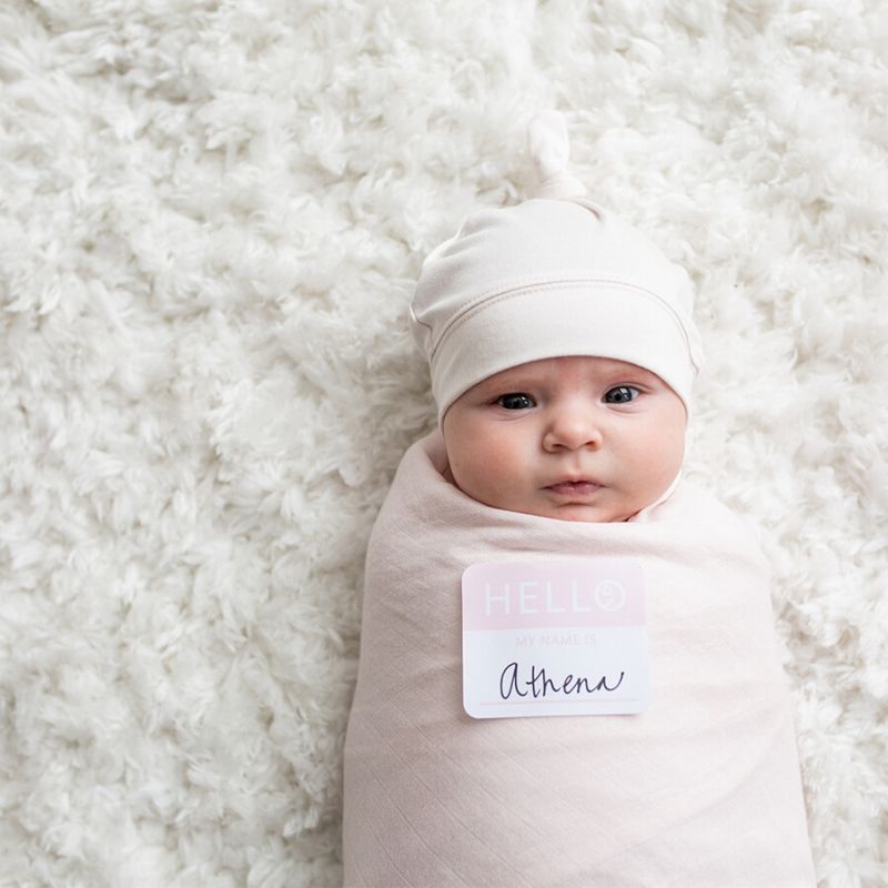 Hello World Swaddle & Knotted Hat Set Pink
