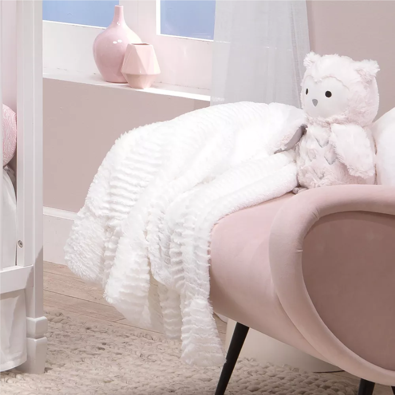 Couverture pour bébé Signature White Ruffled Lux ​​Minky/Jersey Chevron