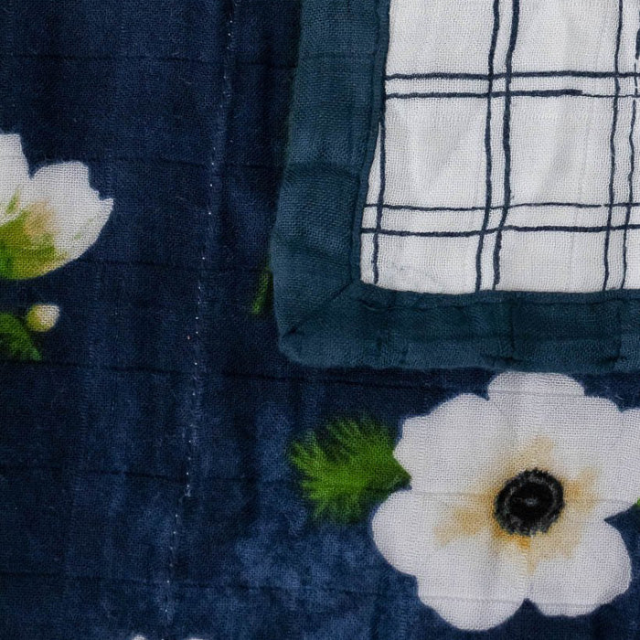 Original Deluxe Muslin Quilts White Anemone