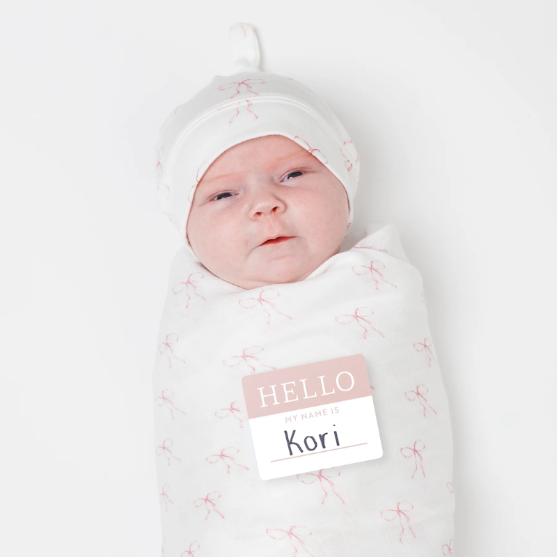 Hello World Swaddle & Knotted Hat Set