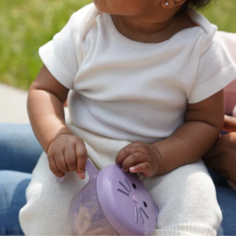 Animal Snack Container with Finger Trap