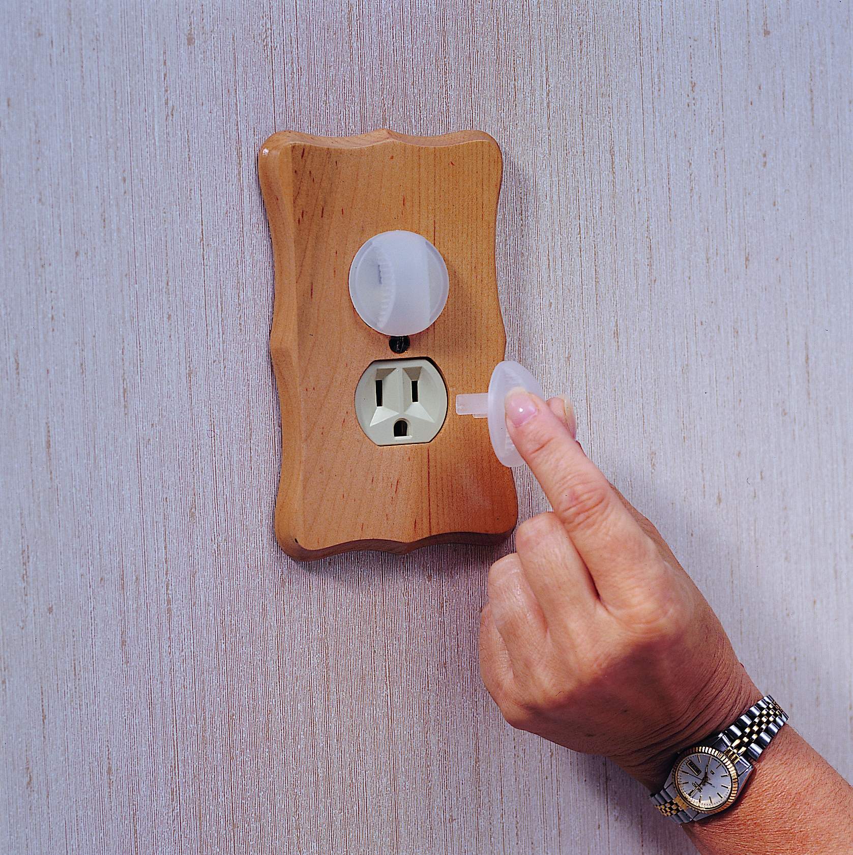 Outlet Cap - 12pk uniq