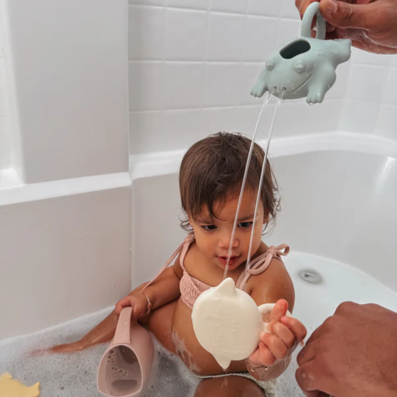 Scoop & Sprinkle Water Animals