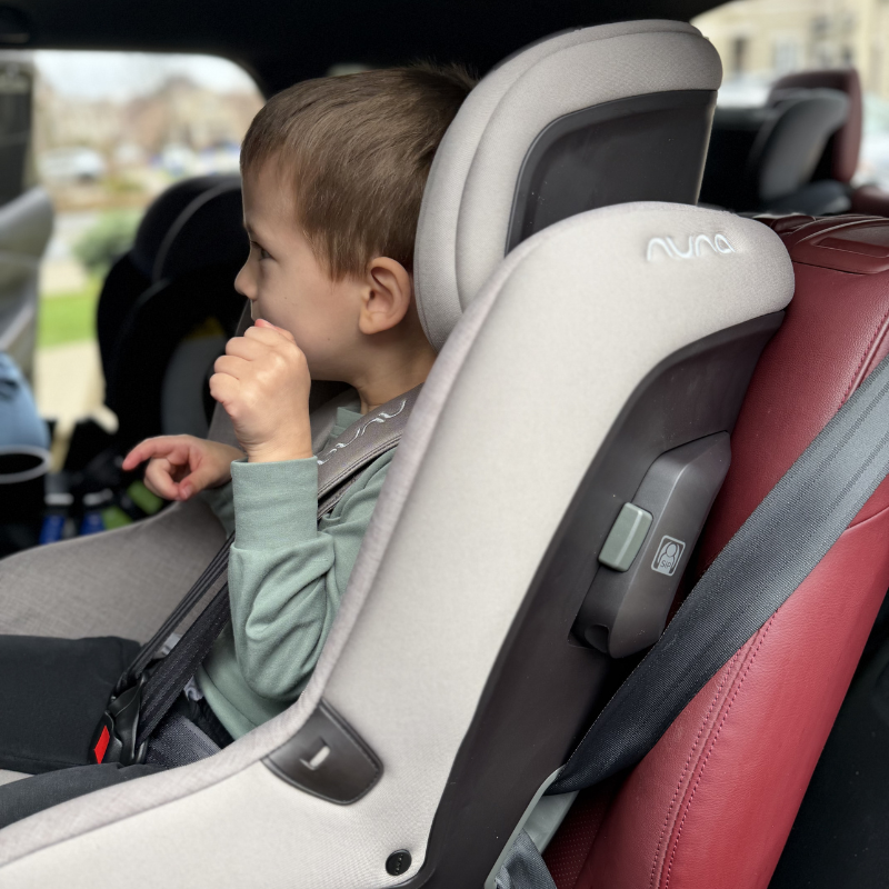 RAVA Convertible Car Seat