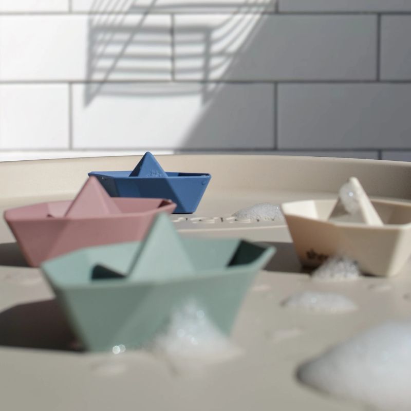 Stack and Sail Bath Toys