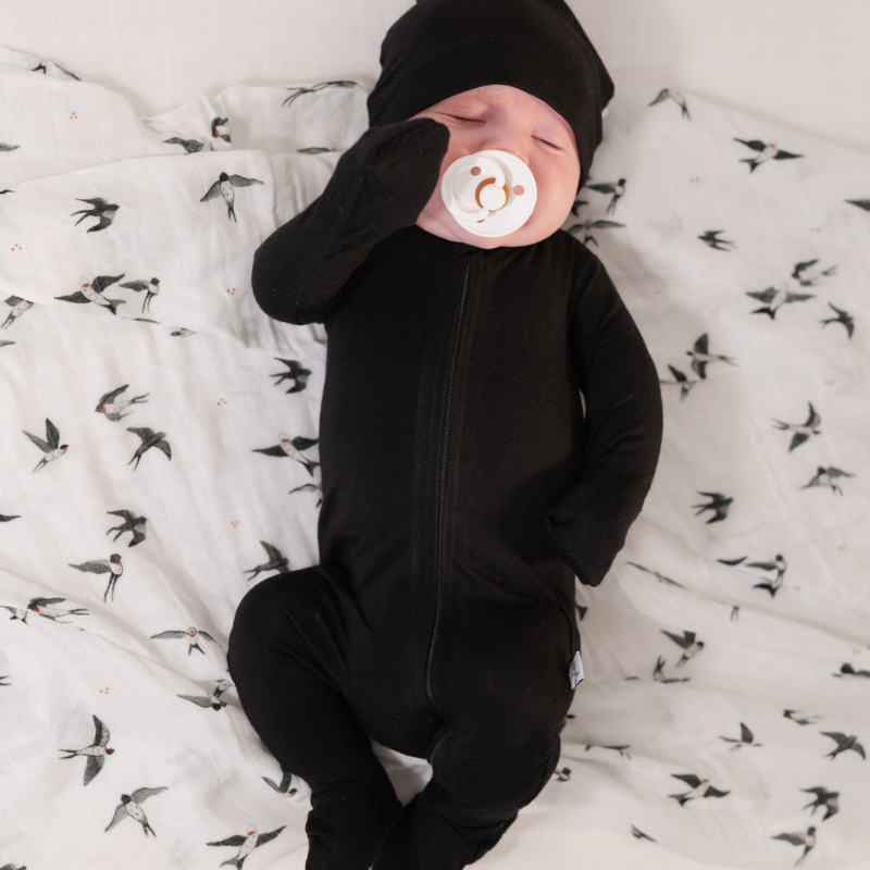 One-Piece Zip Footed Sleeper (Organic Cotton) - Baby Beluga – Nest