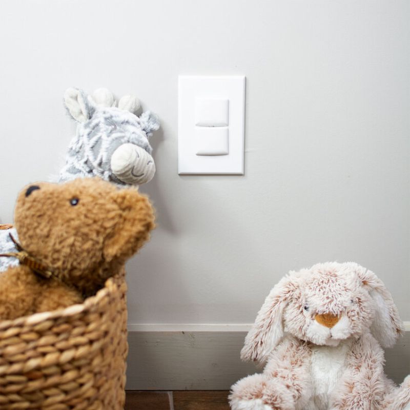 Stayput Single Outlet Plugs