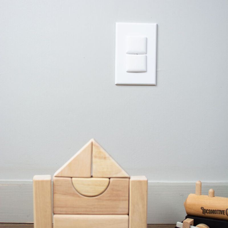 Stayput Single Outlet Plugs