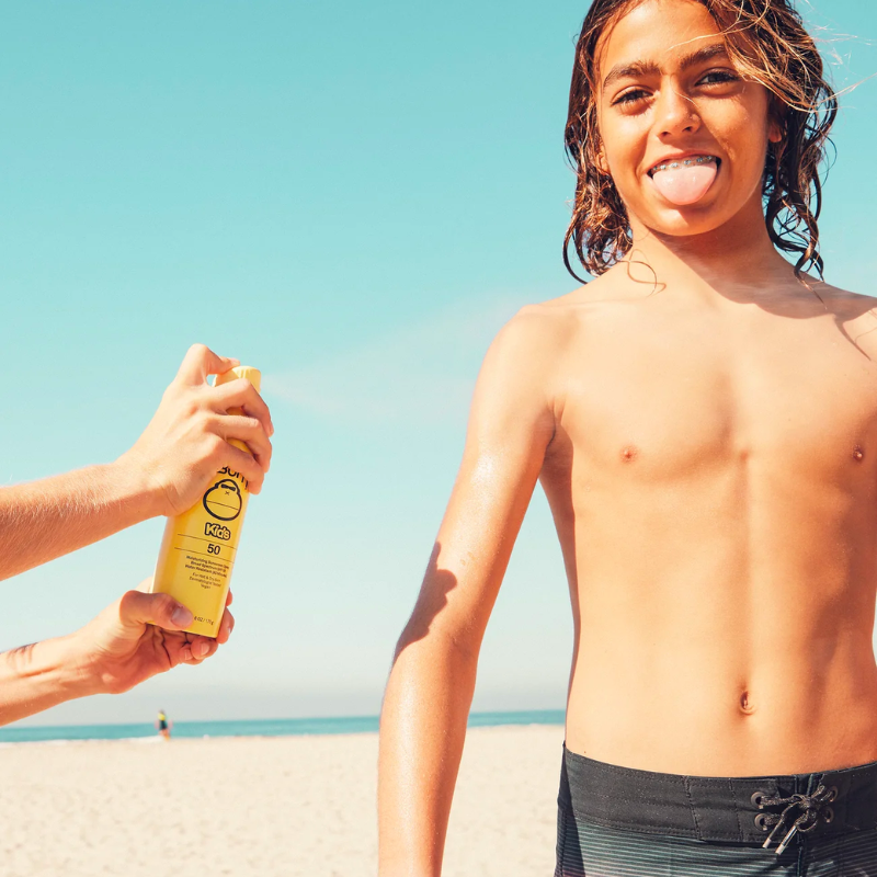 Spray solaire transparent SPF 50 pour enfants 