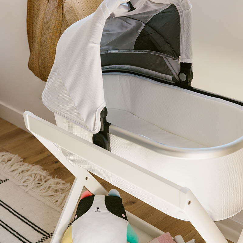 Bassinet store stand uppababy