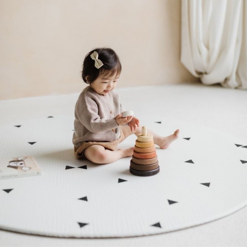Ofie Reversible Baby Play Mat - Round Triangle